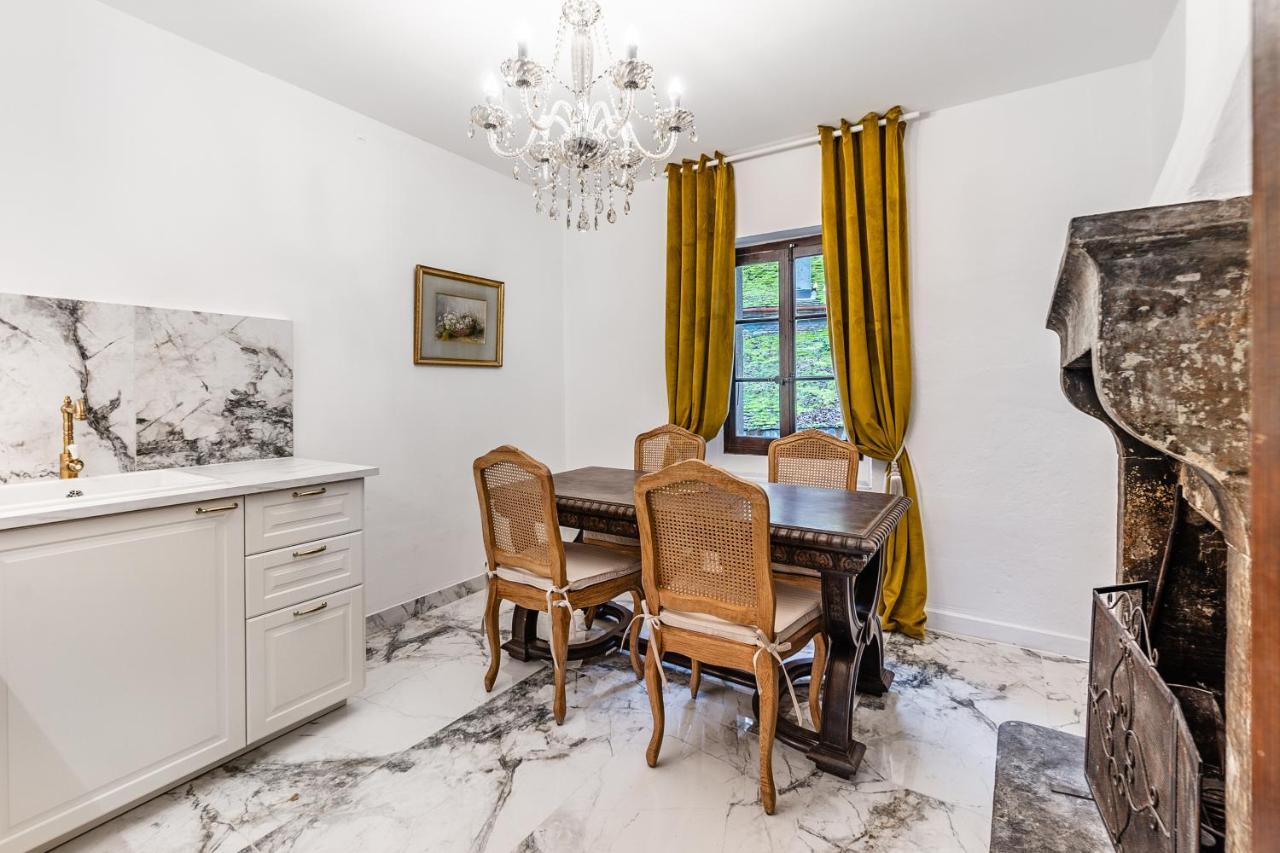 Chateau Du Chatelard Монтрё Экстерьер фото